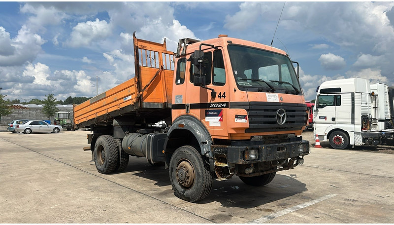 Mercedes-Benz SK 2024 (4X4 / GRAND PONT / LAMES / V6 / BOITE MANUELLE / PARFAIT ETAT) - Самосвал камион: снимка 4 Mercedes-Benz SK 2024 (4X4 / GRAND PONT / LAMES / V6 / BOITE MANUELLE / PARFAIT ETAT) - Самосвал камион: снимка 4