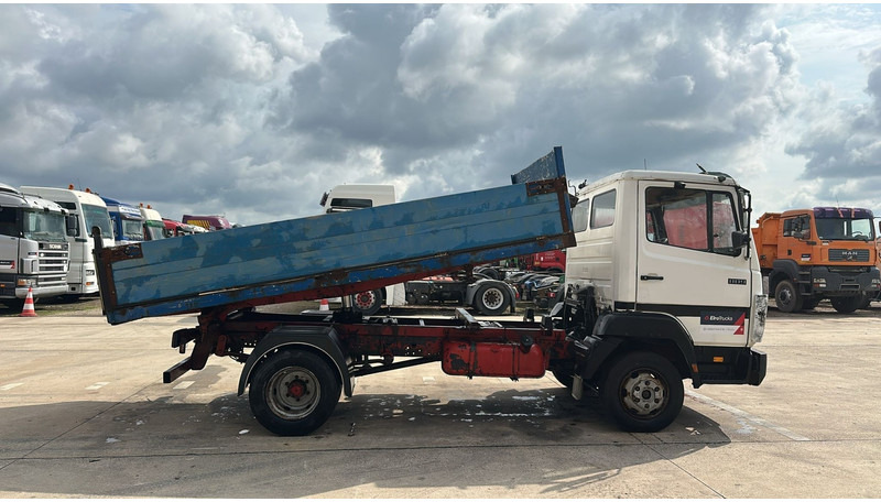 Mercedes-Benz SK 809 (POMPE MANUELLE / MANUAL PUMP / HELPER / AUXILAIRY / SPER / STEEL SUSP.) - Самосвал камион: снимка 3 Mercedes-Benz SK 809 (POMPE MANUELLE / MANUAL PUMP / HELPER / AUXILAIRY / SPER / STEEL SUSP.) - Самосвал камион: снимка 3