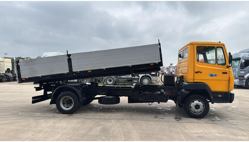 Mercedes-Benz SK 814 (MANUAL PUMP / POMPE MANUELLE / LAMES) - Самосвал камион: снимка 3 Mercedes-Benz SK 814 (MANUAL PUMP / POMPE MANUELLE / LAMES) - Самосвал камион: снимка 3