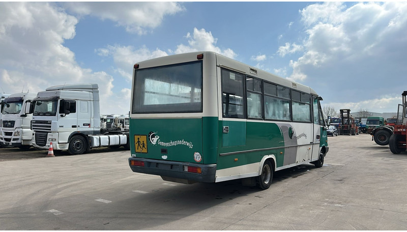 Mercedes-Benz Vario 614 (BELGIAN BUS / MANUAL PUMP / POMPE MANUELLE / BOITE MANUELLE / LAMES) - Градски автобус: снимка 5 Mercedes-Benz Vario 614 (BELGIAN BUS / MANUAL PUMP / POMPE MANUELLE / BOITE MANUELLE / LAMES) - Градски автобус: снимка 5