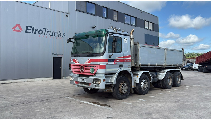 Mercedes-Benz actros 3241 (8X4 / LAMES / GRAND PONT / GRAND BENNE / 3 PONTS / TRES BONNE ETAT) - Самосвал камион: снимка 1 Mercedes-Benz actros 3241 (8X4 / LAMES / GRAND PONT / GRAND BENNE / 3 PONTS / TRES BONNE ETAT) - Самосвал камион: снимка 1