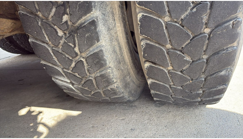 Лизинг на Mercedes-Benz actros 3241 (8X4 / LAMES / GRAND PONT / GRAND BENNE / TRES BONNE ETAT) Mercedes-Benz actros 3241 (8X4 / LAMES / GRAND PONT / GRAND BENNE / TRES BONNE ETAT): снимка 12