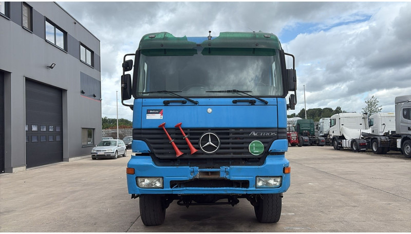 Mercedes-Benz actros 3340 (6X6 / BOITE MANUELLE /MANUAL GEARBOX / 3 PONTS / V6 / MP1) - Самосвал камион: снимка 2 Mercedes-Benz actros 3340 (6X6 / BOITE MANUELLE /MANUAL GEARBOX / 3 PONTS / V6 / MP1) - Самосвал камион: снимка 2