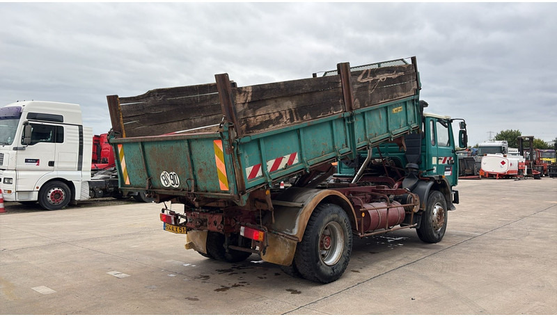 Renault G 300 Manager (LAMES / STEEL SUSP. / GRAND PONT / POMPE MANUELLE) - Самосвал камион: снимка 5 Renault G 300 Manager (LAMES / STEEL SUSP. / GRAND PONT / POMPE MANUELLE) - Самосвал камион: снимка 5