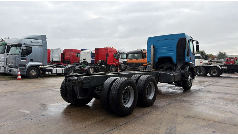 Renault KERAX 420 (LAMES / GRAND PONT / STEEL SUSP. / BIG AXLE / MANUAL GEARBOX / BOITE MANUELLE) - Шаси кабина: снимка 4 Renault KERAX 420 (LAMES / GRAND PONT / STEEL SUSP. / BIG AXLE / MANUAL GEARBOX / BOITE MANUELLE) - Шаси кабина: снимка 4