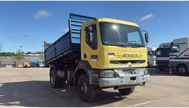 Renault Kerax 385 (BOITE MANUELLE / GRAND PONT / LAMES / MANUAL GEARBOX) - Самосвал камион: снимка 3 Renault Kerax 385 (BOITE MANUELLE / GRAND PONT / LAMES / MANUAL GEARBOX) - Самосвал камион: снимка 3