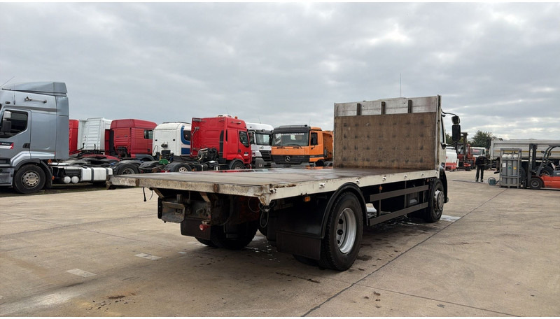 Renault Midlum 270 (18 TONNES / BOITE MANUELLE / MANUAL GEARBOX / GOOD CONDITION) - Бордови камион: снимка 5 Renault Midlum 270 (18 TONNES / BOITE MANUELLE / MANUAL GEARBOX / GOOD CONDITION) - Бордови камион: снимка 5