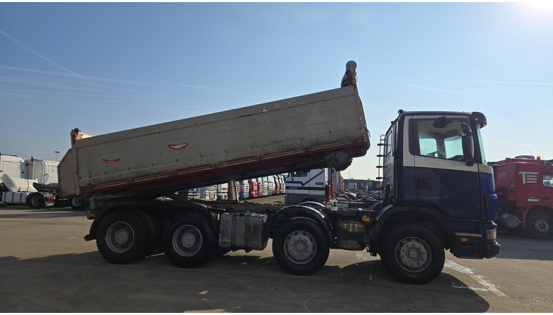 Scania 124-420 (BIG AXLE / GRAND PONT / LAMES / STEEL SUSP. / MANUAL GEARBOX / BOITE MANUELLE) - Самосвал камион: снимка 4 Scania 124-420 (BIG AXLE / GRAND PONT / LAMES / STEEL SUSP. / MANUAL GEARBOX / BOITE MANUELLE) - Самосвал камион: снимка 4
