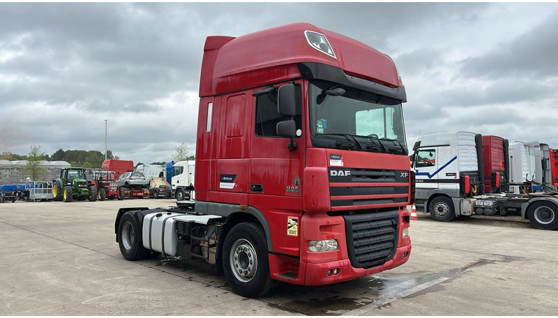 DAF 105 XF 460 (BOITE MANUELLE / MANUAL GEARBOX / TRES PROPRE) - Влекач: снимка 3 DAF 105 XF 460 (BOITE MANUELLE / MANUAL GEARBOX / TRES PROPRE) - Влекач: снимка 3