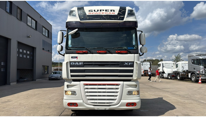 DAF 105 XF 460 (BOITE MANUELLE / MANUAL GEARBOX / TRES PROPRE) - Влекач: снимка 2 DAF 105 XF 460 (BOITE MANUELLE / MANUAL GEARBOX / TRES PROPRE) - Влекач: снимка 2