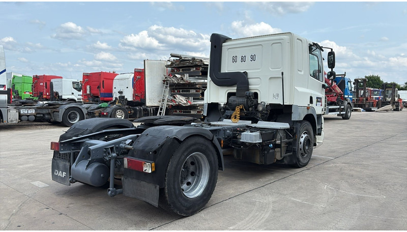 DAF 85 CF 410 (LOW CABIN / PETIT CABINE / TRES PROPRE / CLEAN CONDITION) - Влекач: снимка 5 DAF 85 CF 410 (LOW CABIN / PETIT CABINE / TRES PROPRE / CLEAN CONDITION) - Влекач: снимка 5