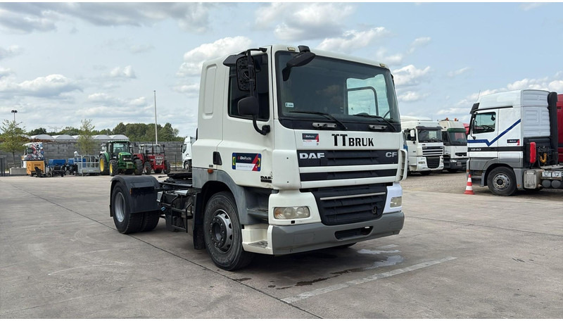 DAF 85 CF 410 (LOW CABIN / PETIT CABINE / TRES PROPRE / CLEAN CONDITION) - Влекач: снимка 3 DAF 85 CF 410 (LOW CABIN / PETIT CABINE / TRES PROPRE / CLEAN CONDITION) - Влекач: снимка 3