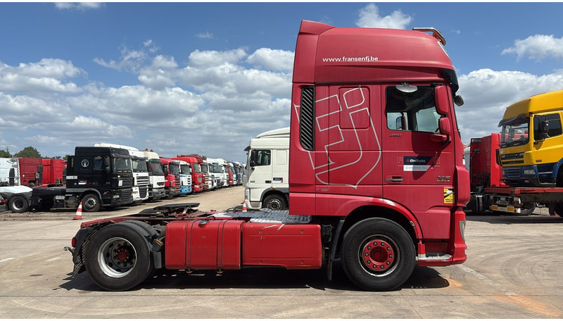 DAF XF 460 (BELGIAN TRUCK / RETARDER / EURO 6 / STANDKLIMA / 2 TANKS / FULL SPOILERS) - Влекач: снимка 4 DAF XF 460 (BELGIAN TRUCK / RETARDER / EURO 6 / STANDKLIMA / 2 TANKS / FULL SPOILERS) - Влекач: снимка 4