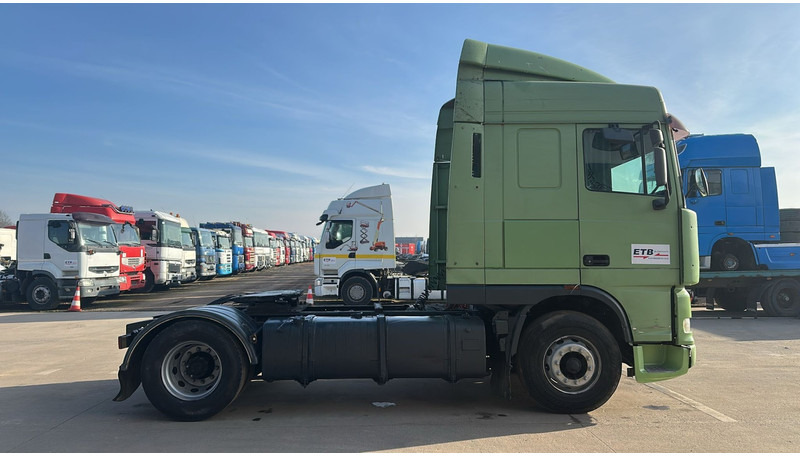 DAF XF 95.430 (EURO 2 / MANUAL PUMP / POMPE MANUELLE / BOITE MANUELLE) - Влекач: снимка 2 DAF XF 95.430 (EURO 2 / MANUAL PUMP / POMPE MANUELLE / BOITE MANUELLE) - Влекач: снимка 2
