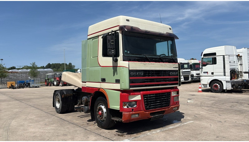 DAF XF 95.430 (EURO 3 / BOITE MANUELLE / MANUAL GEARBOX) - Влекач: снимка 3 DAF XF 95.430 (EURO 3 / BOITE MANUELLE / MANUAL GEARBOX) - Влекач: снимка 3