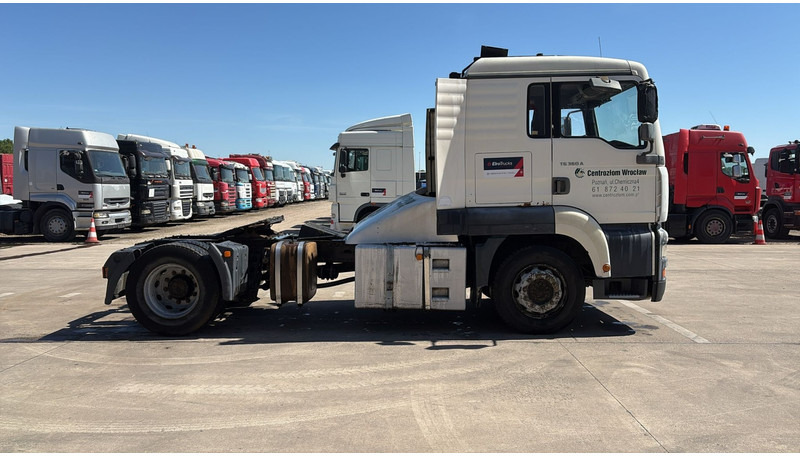 MAN TGA 18.360 (POMPE MANUELLE / MANUAL PUMP / MANUAL GEARBOX / GOOD CONDITION) - Влекач: снимка 4 MAN TGA 18.360 (POMPE MANUELLE / MANUAL PUMP / MANUAL GEARBOX / GOOD CONDITION) - Влекач: снимка 4