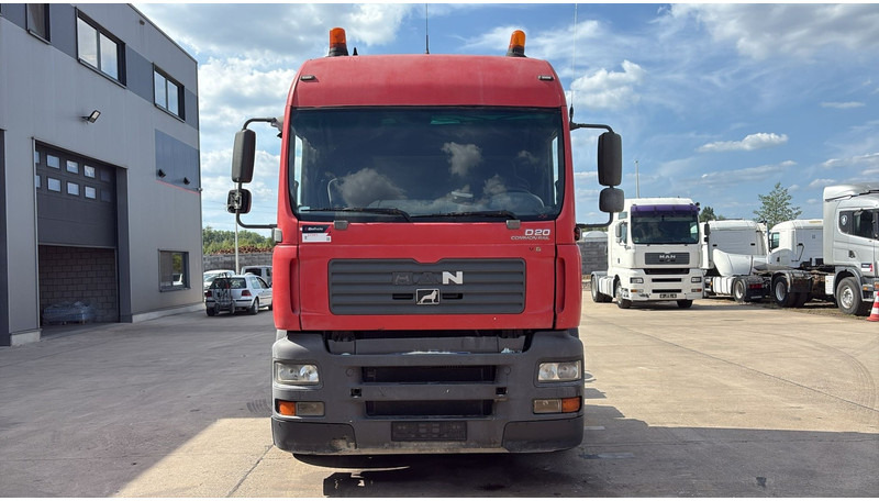 MAN TGA 18.390 (BOITE MANUELLE / MANUAL GEARBOX / PTO / POMPE HYDRAULIQUE) - Влекач: снимка 2 MAN TGA 18.390 (BOITE MANUELLE / MANUAL GEARBOX / PTO / POMPE HYDRAULIQUE) - Влекач: снимка 2