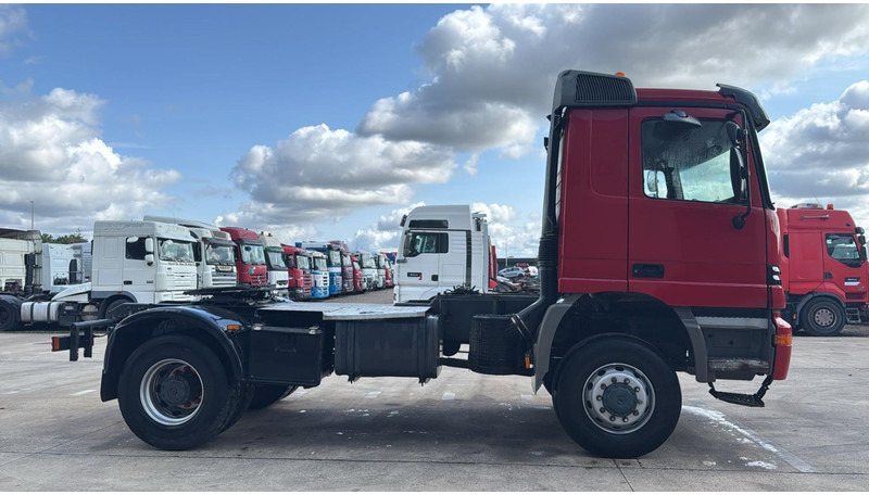 Mercedes-Benz Actros 1840 (4X4 / LAMES / GRANT PONT / PARFAIT ETAT / MP1 / V6 / ALLRAD) - Влекач: снимка 4 Mercedes-Benz Actros 1840 (4X4 / LAMES / GRANT PONT / PARFAIT ETAT / MP1 / V6 / ALLRAD) - Влекач: снимка 4