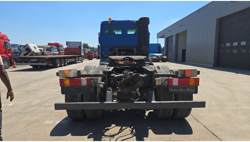 Mercedes-Benz Actros 2641 (LAMES / STEEL SUSP. / EPS / 3 PEDALES / GRAND PONT) - Влекач: снимка 5 Mercedes-Benz Actros 2641 (LAMES / STEEL SUSP. / EPS / 3 PEDALES / GRAND PONT) - Влекач: снимка 5