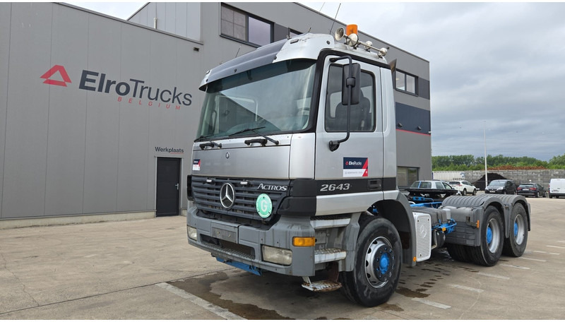 Mercedes-Benz actros 2643 (184.000 KM !! / EPS / 6X4 / TRACTEUR ORIGINAL / 3 PEDALES / GRAND PONT / PARFAIT ETAT) - Влекач: снимка 1 Mercedes-Benz actros 2643 (184.000 KM !! / EPS / 6X4 / TRACTEUR ORIGINAL / 3 PEDALES / GRAND PONT / PARFAIT ETAT) - Влекач: снимка 1