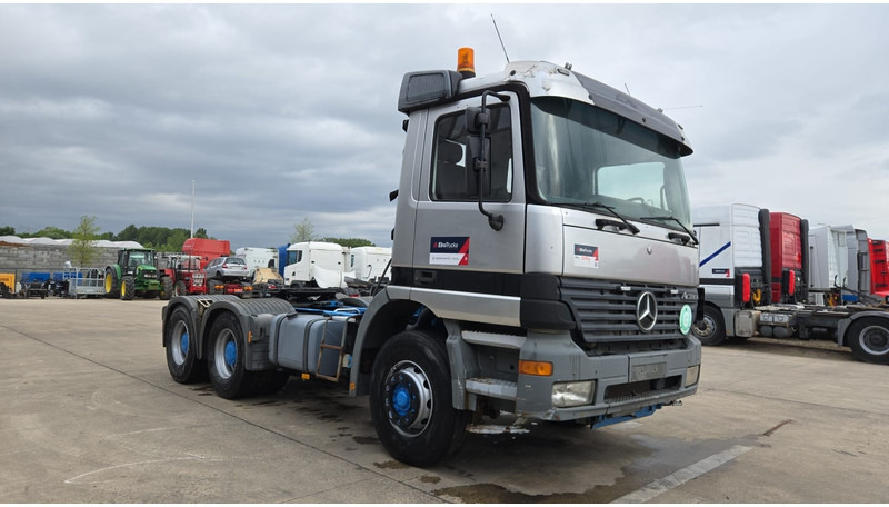 Mercedes-Benz actros 2643 (184.000 KM !! / EPS / 6X4 / TRACTEUR ORIGINAL / 3 PEDALES / GRAND PONT / PARFAIT ETAT) - Влекач: снимка 3 Mercedes-Benz actros 2643 (184.000 KM !! / EPS / 6X4 / TRACTEUR ORIGINAL / 3 PEDALES / GRAND PONT / PARFAIT ETAT) - Влекач: снимка 3