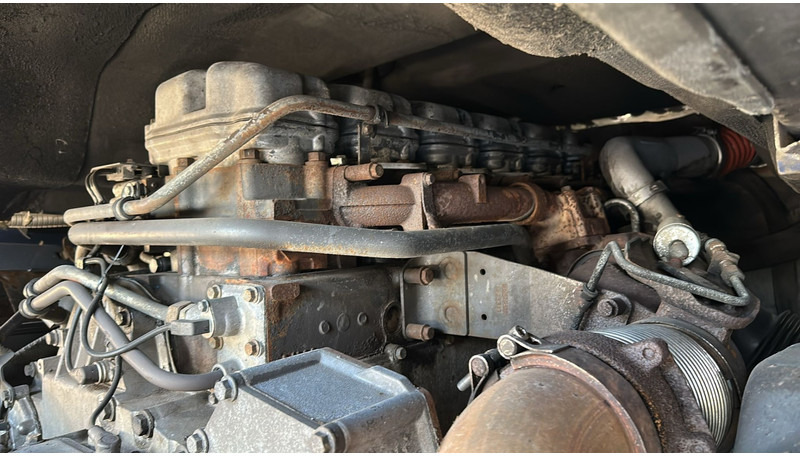 Interior photo 1: Лизинг на Scania 124-420 (MANUAL GEARBOX / BOITE MANUELLE) Scania 124-420 (MANUAL GEARBOX / BOITE MANUELLE)