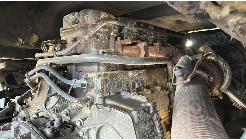 Влекач Scania 124-420 Topline (MANUAL GEARBOX / BOITE MANUELLE): снимка 16 Влекач Scania 124-420 Topline (MANUAL GEARBOX / BOITE MANUELLE): снимка 16