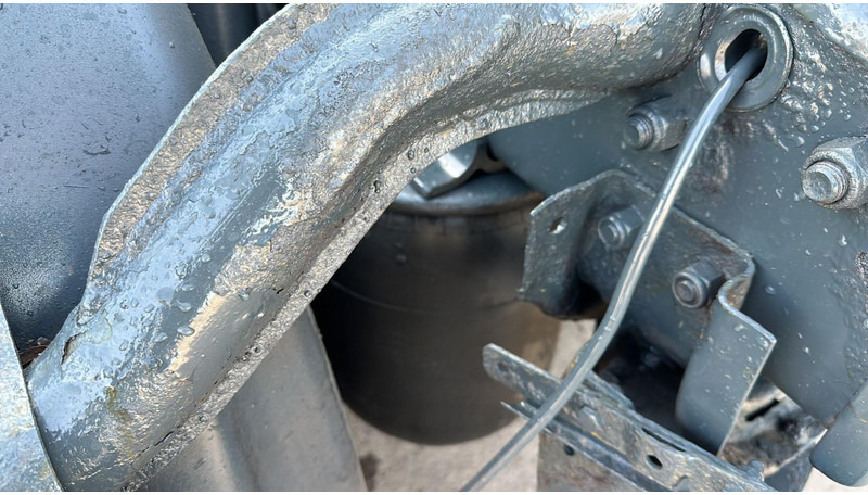 Влекач Scania 124-420 Topline (MANUAL GEARBOX / BOITE MANUELLE): снимка 12 Влекач Scania 124-420 Topline (MANUAL GEARBOX / BOITE MANUELLE): снимка 12