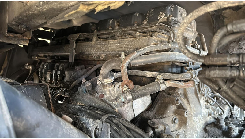 Влекач Scania 124-420 Topline (MANUAL GEARBOX / BOITE MANUELLE): снимка 11 Влекач Scania 124-420 Topline (MANUAL GEARBOX / BOITE MANUELLE): снимка 11