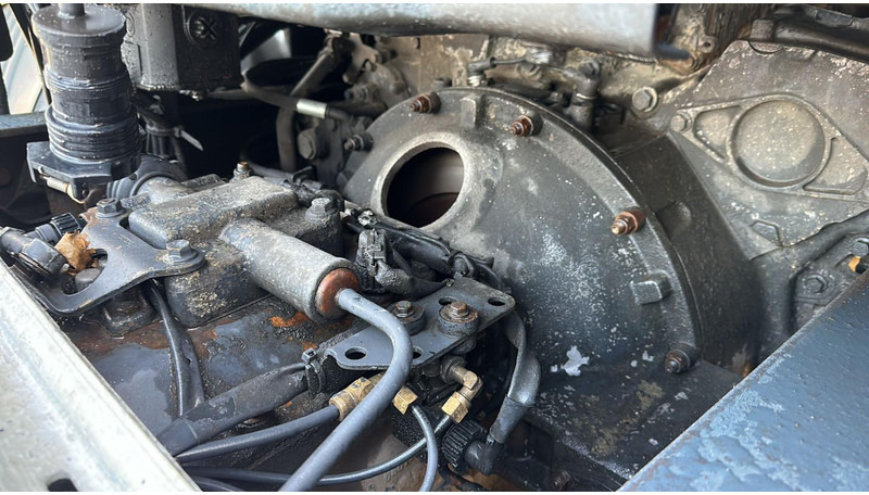 Влекач Scania 124-420 Topline (MANUAL GEARBOX / BOITE MANUELLE): снимка 15 Влекач Scania 124-420 Topline (MANUAL GEARBOX / BOITE MANUELLE): снимка 15