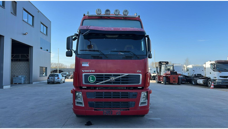 Volvo FH 400 (MANUAL GEARBOX / EURO 5 / BOITE MANUELLE) - Влекач: снимка 2 Volvo FH 400 (MANUAL GEARBOX / EURO 5 / BOITE MANUELLE) - Влекач: снимка 2