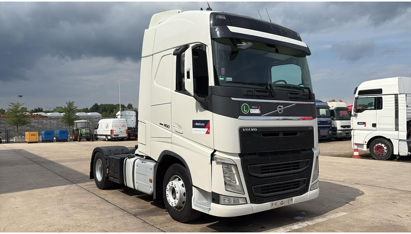 Volvo FH 460 (CHASSIS 2015 / PERFECT CONDITION / CLEAN CHASSIS) - Влекач: снимка 2 Volvo FH 460 (CHASSIS 2015 / PERFECT CONDITION / CLEAN CHASSIS) - Влекач: снимка 2