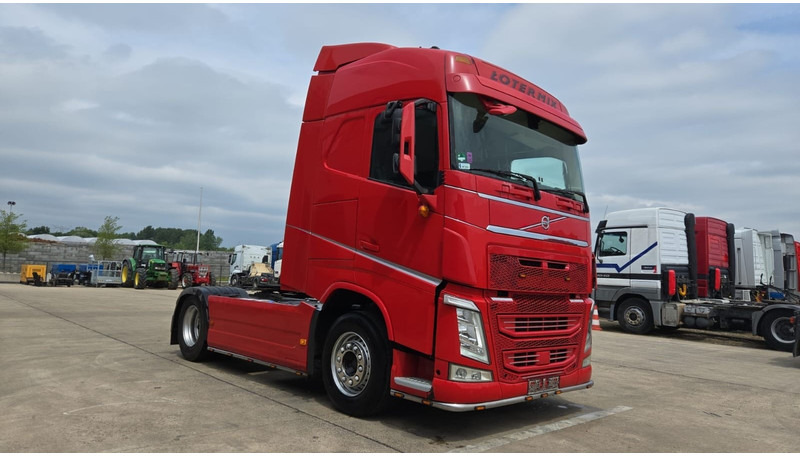 Volvo FH 500 (2 TANKS / VERY CLEAN CONDITION / AIRCO / EURO 6 / FULL SPOILERS) - Влекач: снимка 3 Volvo FH 500 (2 TANKS / VERY CLEAN CONDITION / AIRCO / EURO 6 / FULL SPOILERS) - Влекач: снимка 3
