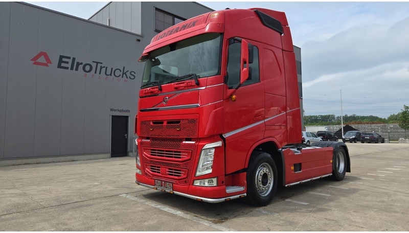 Volvo FH 500 (2 TANKS / VERY CLEAN CONDITION / AIRCO / EURO 6 / FULL SPOILERS) - Влекач: снимка 1 Volvo FH 500 (2 TANKS / VERY CLEAN CONDITION / AIRCO / EURO 6 / FULL SPOILERS) - Влекач: снимка 1