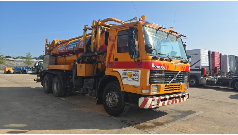 Volvo FL 10 - 320 (10500L + 1500L / 10 TYRES FULL STEEL / HIGH PRESSURE + VACUUM / POMPE MANUELLE / MANUAL PUMP) - Каналопочистваща машина: снимка 3 Volvo FL 10 - 320 (10500L + 1500L / 10 TYRES FULL STEEL / HIGH PRESSURE + VACUUM / POMPE MANUELLE / MANUAL PUMP) - Каналопочистваща машина: снимка 3