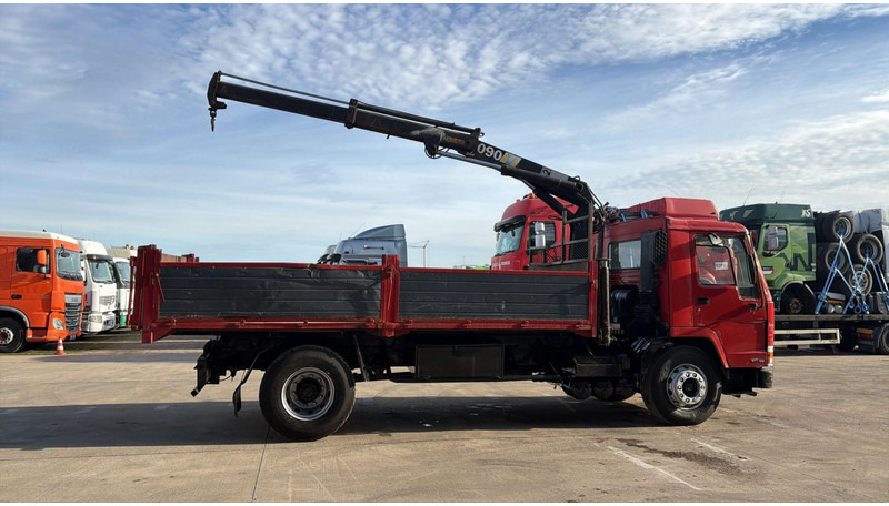 Volvo FL 10 - 320 (MANUAL PUMP / STEEL SUSP. / CRANE / LAMES / POMPE MANUELLE) - Бордови камион, Камион с кран: снимка 4 Volvo FL 10 - 320 (MANUAL PUMP / STEEL SUSP. / CRANE / LAMES / POMPE MANUELLE) - Бордови камион, Камион с кран: снимка 4