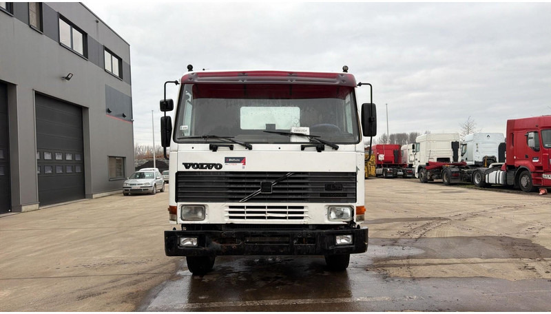 Volvo FL 10 - 320 (POMPE MANUELLE / MANUAL PUMP / LAMES / STEEL SUSP. / 8X4) - Шаси кабина: снимка 2 Volvo FL 10 - 320 (POMPE MANUELLE / MANUAL PUMP / LAMES / STEEL SUSP. / 8X4) - Шаси кабина: снимка 2