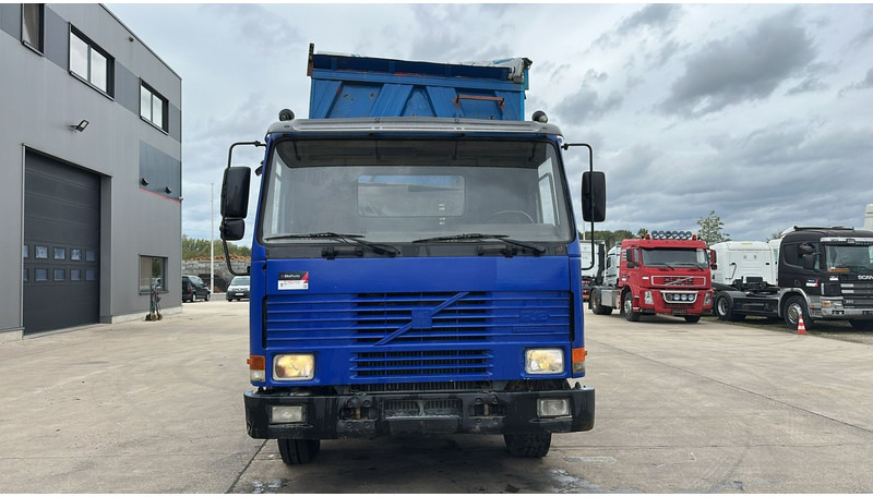 Volvo FL 12.380 (8X4 /STEEL SUSP. / BOITE MANUELLE / MANUAL GEARBOX) - Самосвал камион: снимка 2 Volvo FL 12.380 (8X4 /STEEL SUSP. / BOITE MANUELLE / MANUAL GEARBOX) - Самосвал камион: снимка 2