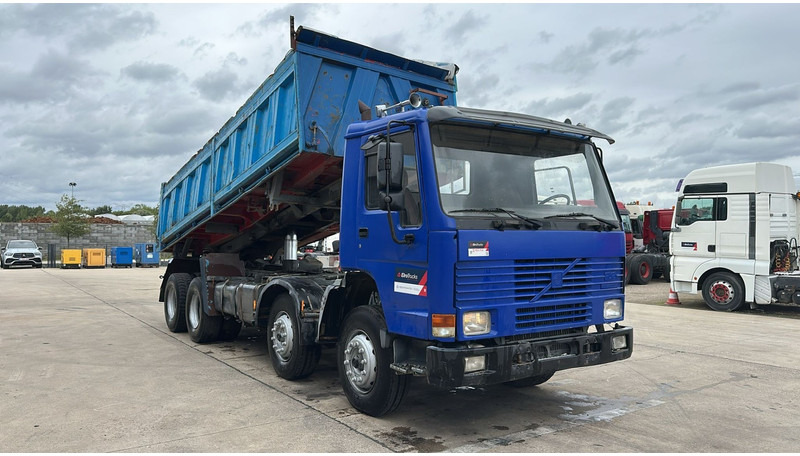 Volvo FL 12.380 (8X4 /STEEL SUSP. / BOITE MANUELLE / MANUAL GEARBOX) - Самосвал камион: снимка 3 Volvo FL 12.380 (8X4 /STEEL SUSP. / BOITE MANUELLE / MANUAL GEARBOX) - Самосвал камион: снимка 3