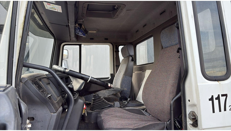 Шаси кабина Volvo FL 220 (BELGIAN TRUCK / CAMION BELGE / MANUAL GEARBOX): снимка 16 Шаси кабина Volvo FL 220 (BELGIAN TRUCK / CAMION BELGE / MANUAL GEARBOX): снимка 16