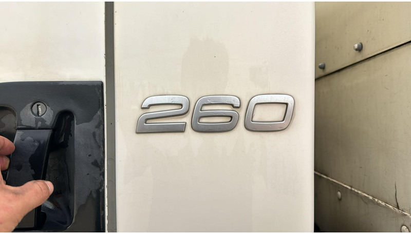 Камион фургон Volvo FL 260 (LIFT 2000 KG / PERFECT BELGIAN TRUCK / 18 TON / EURO 5): снимка 12