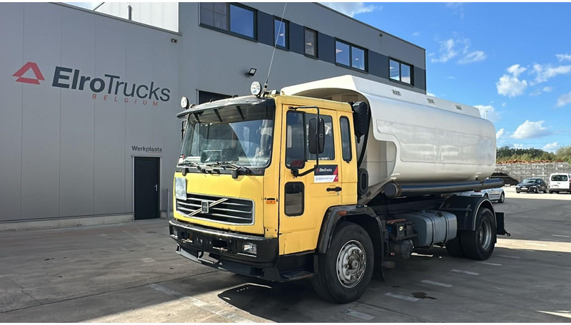 Volvo FL 6-18 (12400 LITERS / 3 COMPARTIMENTS / EURO 2 / STEEL SUSP. / LAMES) - Камион цистерна: снимка 1 Volvo FL 6-18 (12400 LITERS / 3 COMPARTIMENTS / EURO 2 / STEEL SUSP. / LAMES) - Камион цистерна: снимка 1