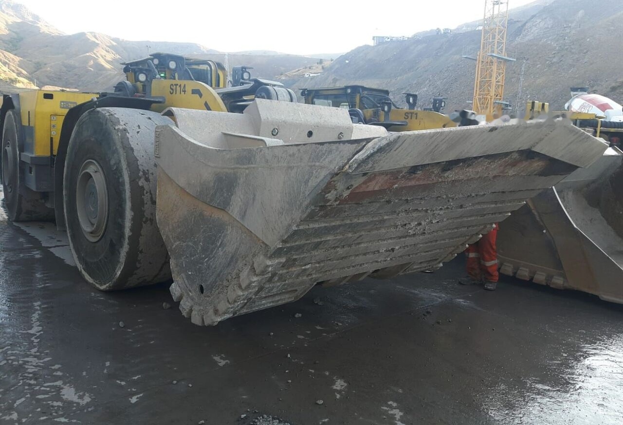Atlas Copco Underground Mining Bucket(Push-Blade) - Кофа за товарач: снимка 4 Atlas Copco Underground Mining Bucket(Push-Blade) - Кофа за товарач: снимка 4