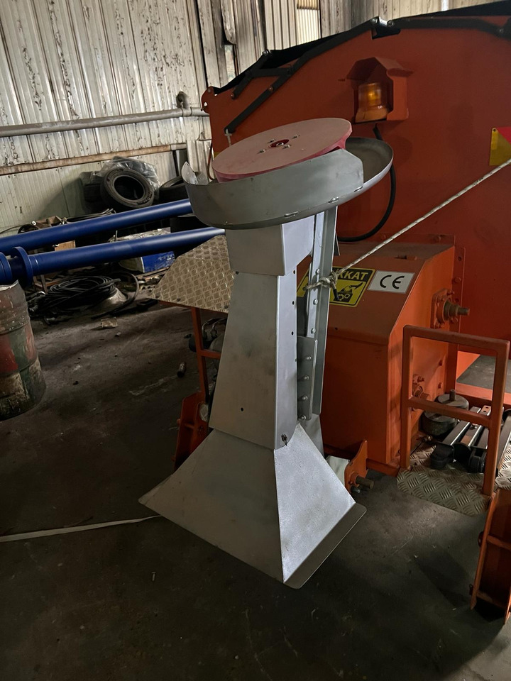 GALEN Salt Spreader for Truck from Stock! - Машина за разпръскване на сол/ Пясък за Изотермичен камион: снимка 1 GALEN Salt Spreader for Truck from Stock! - Машина за разпръскване на сол/ Пясък за Изотермичен камион: снимка 1