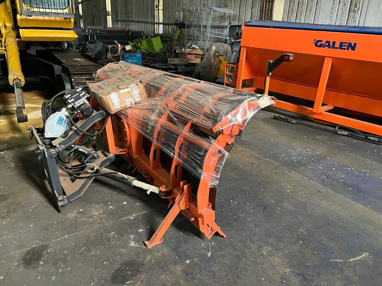 Galen Truck Salt Spreader from stock - Машина за разпръскване на сол/ Пясък за Комунална/ Специална техника: снимка 3 Galen Truck Salt Spreader from stock - Машина за разпръскване на сол/ Пясък за Комунална/ Специална техника: снимка 3