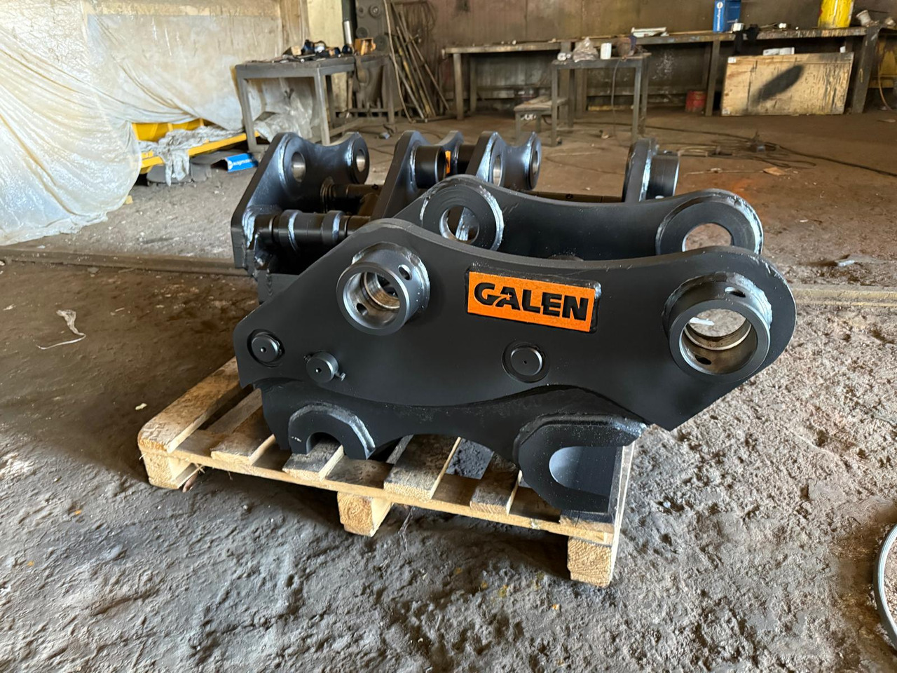 Hitachi ZX350 Quick Coupler - Бързо сменник за Верижен багер: снимка 1 Hitachi ZX350 Quick Coupler - Бързо сменник за Верижен багер: снимка 1