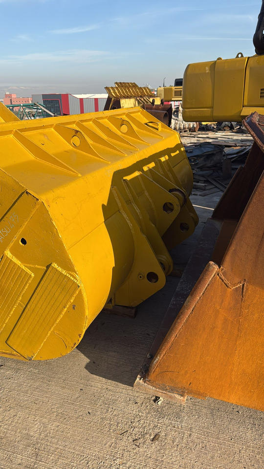 KOMATSU WA475 General Purpose Bucket - Кофа за товарач: снимка 3 KOMATSU WA475 General Purpose Bucket - Кофа за товарач: снимка 3