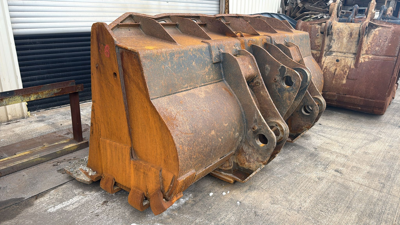 KOMATSU WA500 Loading Bucket - Кофа за товарач: снимка 2 KOMATSU WA500 Loading Bucket - Кофа за товарач: снимка 2