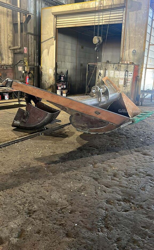 Komatsu PC300 Trapeze Bucket - Кофа за багер: снимка 4 Komatsu PC300 Trapeze Bucket - Кофа за багер: снимка 4