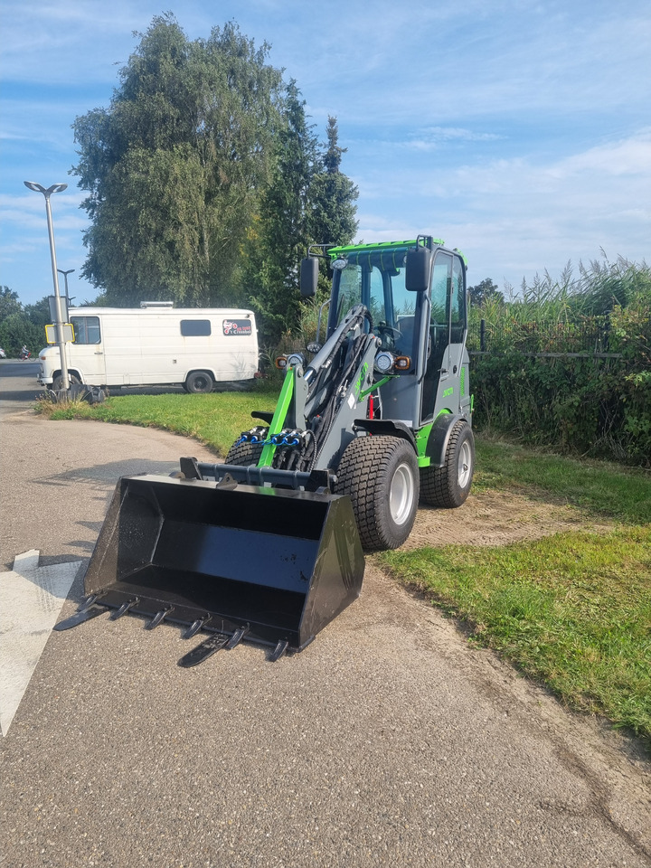 Нови Колесен товарач WCM L2412: снимка 31